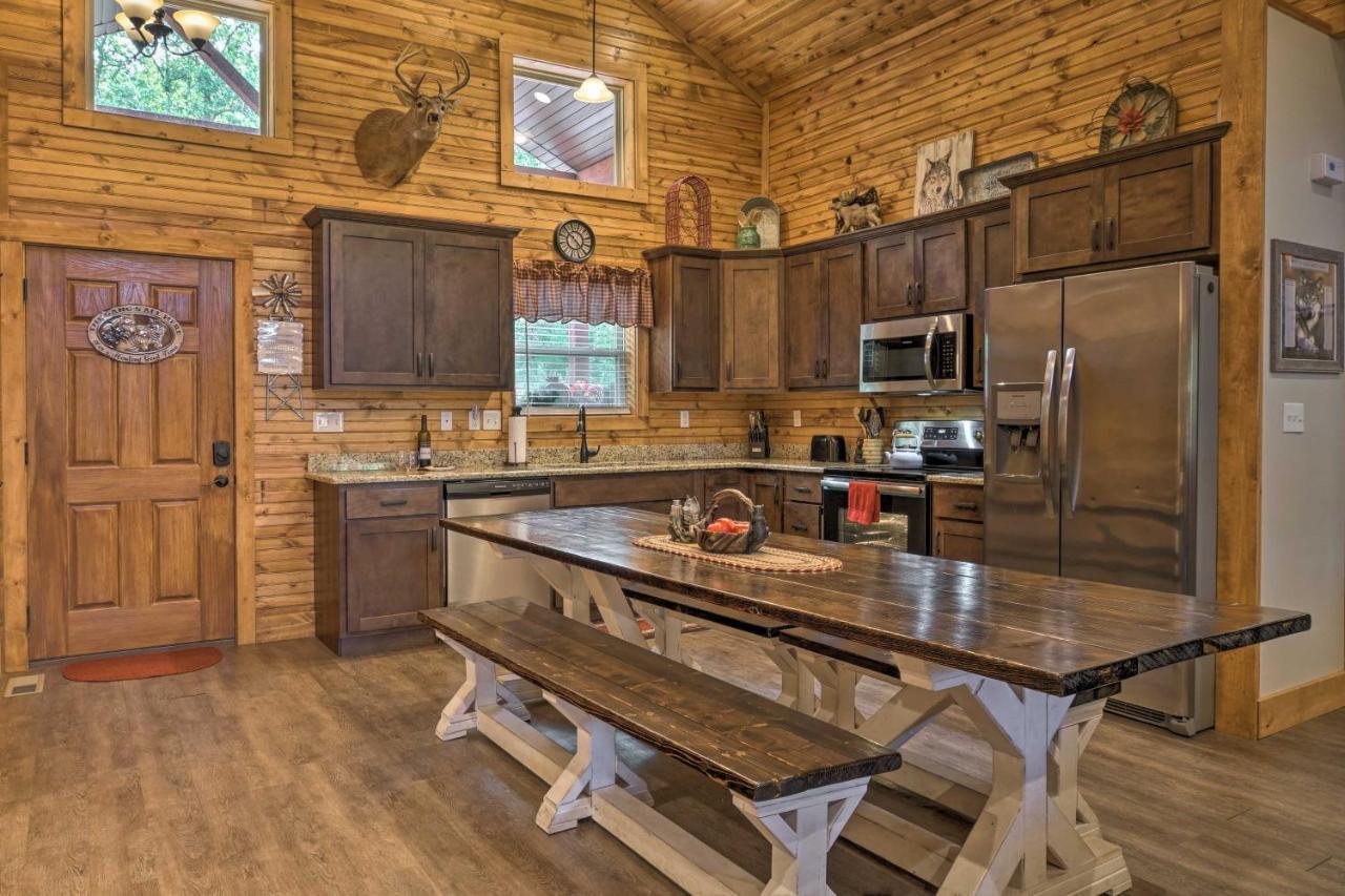 Branson West Cabin With Pool Access And Golfing Exterior photo