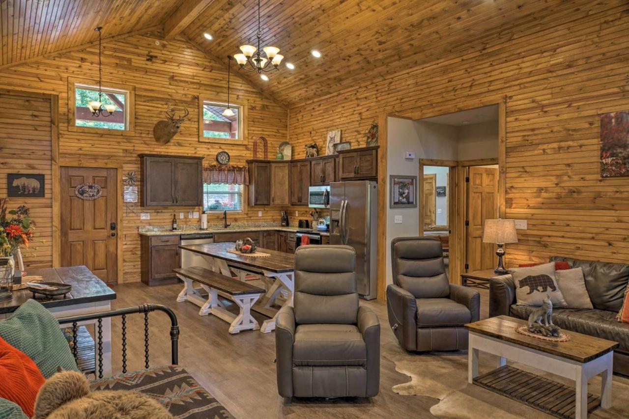 Branson West Cabin With Pool Access And Golfing Exterior photo