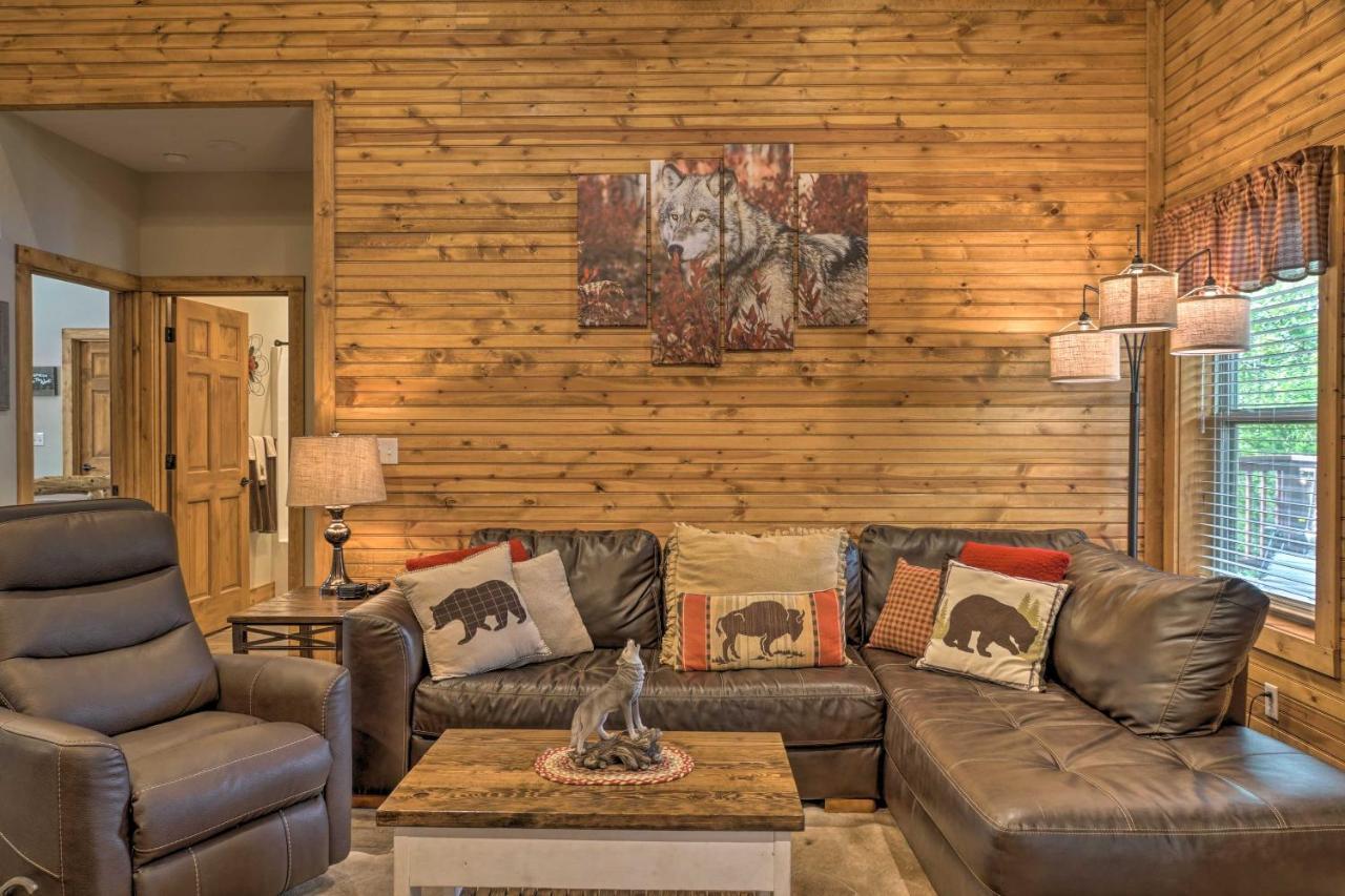 Branson West Cabin With Pool Access And Golfing Exterior photo