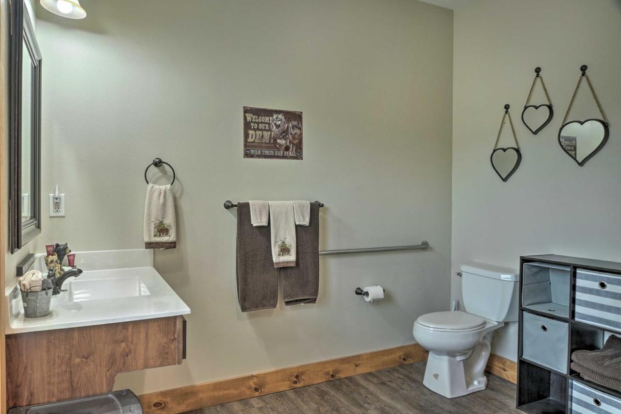 Branson West Cabin With Pool Access And Golfing Exterior photo