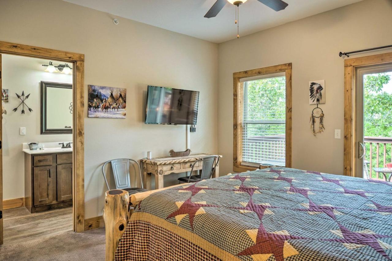 Branson West Cabin With Pool Access And Golfing Exterior photo