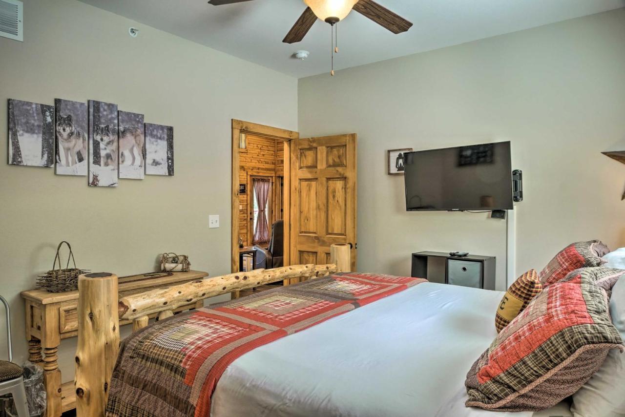 Branson West Cabin With Pool Access And Golfing Exterior photo