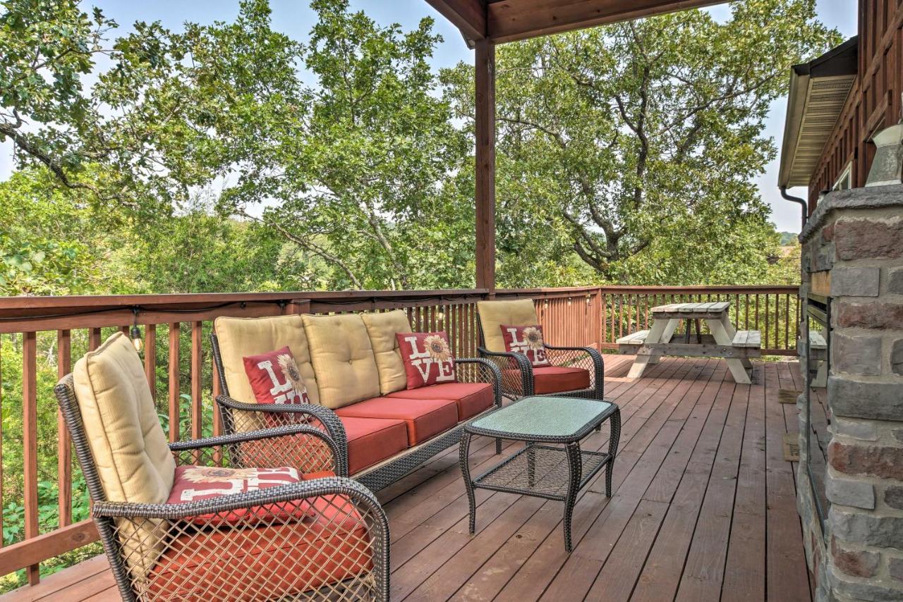 Branson West Cabin With Pool Access And Golfing Exterior photo
