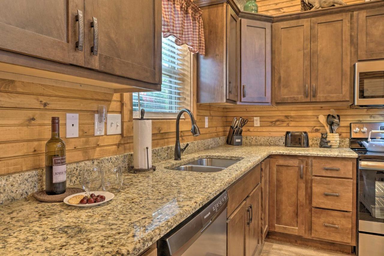 Branson West Cabin With Pool Access And Golfing Exterior photo